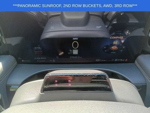 Used 2025 Lincoln Aviator AWD image 7