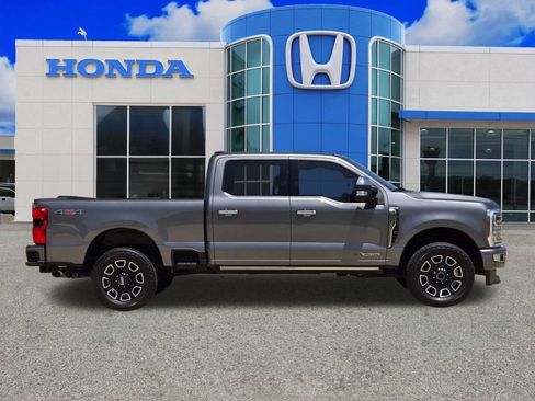 Used 2024 Ford F250 Platinum AWD/4WD image 2