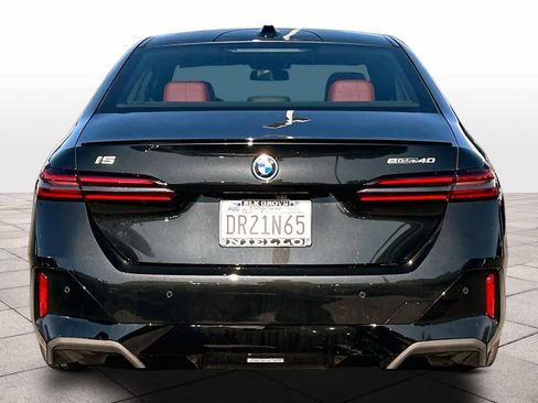 Used 2026 BMW i5 eDrive40 w/ M Sport Package RWD image 8