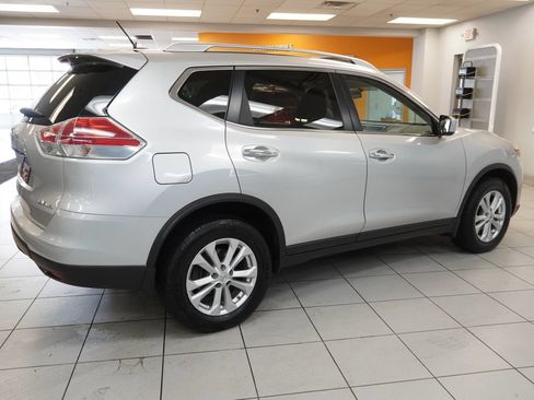 Used 2015 Nissan Rogue SV AWD/4WD image 12