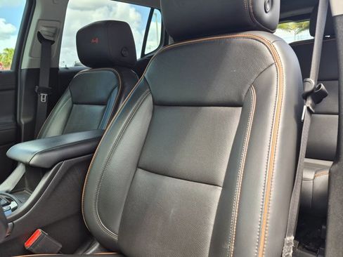 Used 2023 GMC Acadia AT4 w/ Technology Package image 12