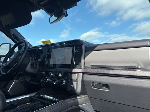Used 2024 Ford F250 Platinum image 10