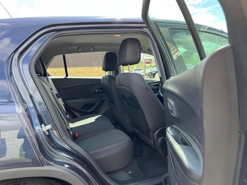 Used 2019 Chevrolet Trax LS w/ LPO, Protection Package FWD image 34