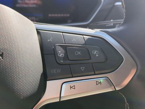 Used 2024 Volkswagen Tiguan SE image 21