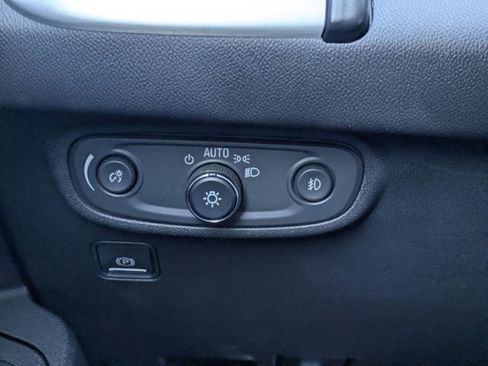 Used 2023 GMC Terrain SLT w/ Elevation Edition image 28