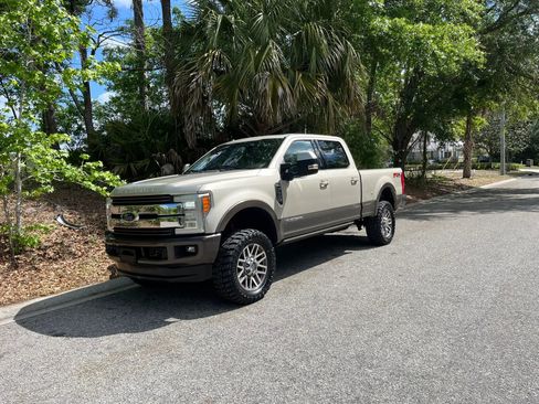 Used 2017 Ford F250 King Ranch w/ King Ranch Ultimate Package image 6