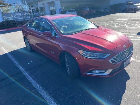 Used 2017 Ford Fusion Energi Titanium FWD image 3