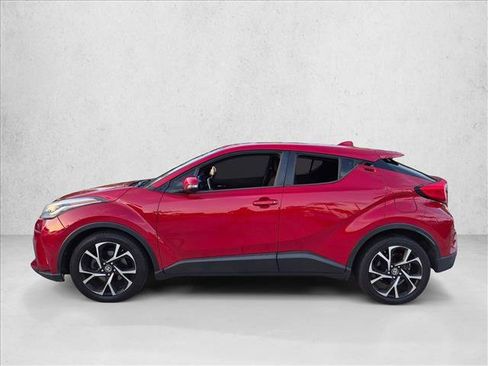 Used 2020 Toyota C-HR XLE FWD image 5