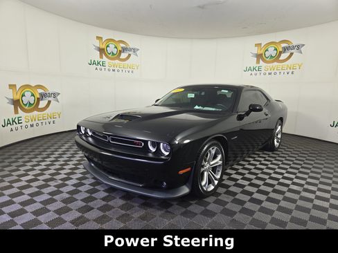 Used 2022 Dodge Challenger R/T RWD image 3