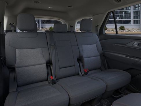 Used 2026 Ford Explorer Active AWD/4WD image 11