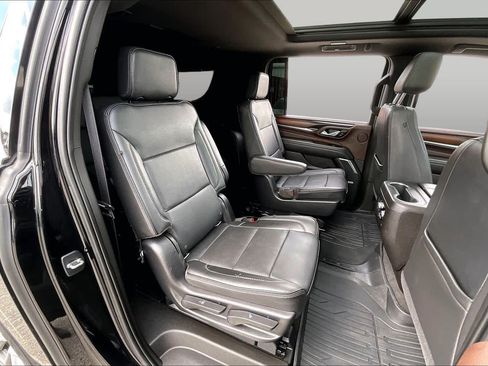 Used 2021 GMC Yukon XL Denali w/ Denali Premium Package AWD/4WD image 21