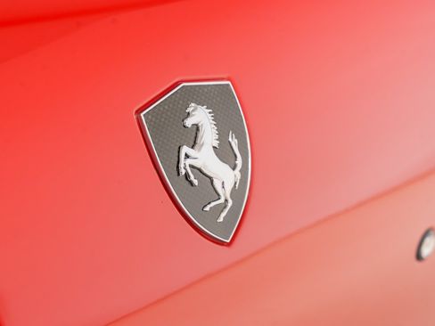 Used 2018 Ferrari 812 Superfast RWD image 32