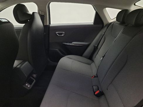 Used 2025 Kia K4 FWD image 18