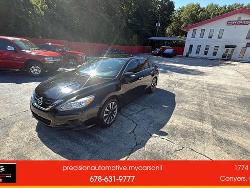Used 2016 Nissan Altima FWD image 2