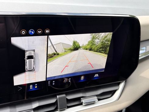 Used 2025 Chevrolet Equinox LT w/ Convenience Package II FWD image 17