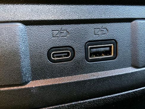 Used 2024 GMC Canyon Elevation w/ Elevation Premium Package image 33