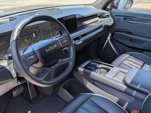 Used 2025 Kia EV9 GT-Line AWD/4WD image 2