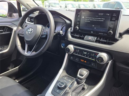 Used 2021 Toyota RAV4 XLE Premium AWD/4WD image 8
