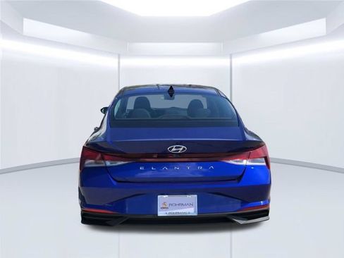 Used 2023 Hyundai Elantra SEL w/ Convenience Package FWD image 8