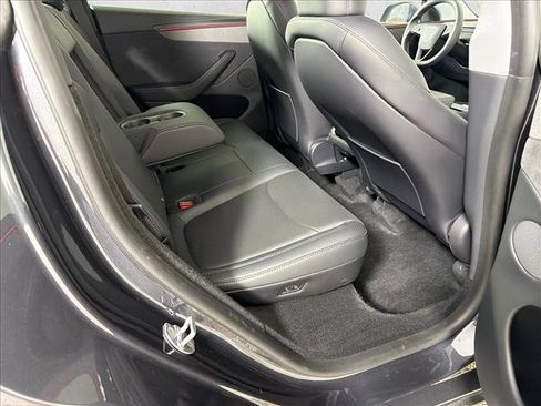 Used 2026 Tesla Model Y 2WD image 17