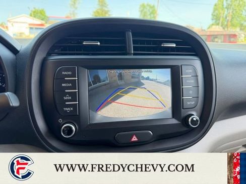 Used 2020 Kia Soul LX FWD image 12