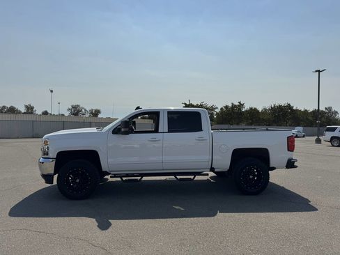 Used 2018 Chevrolet Silverado 1500 LT w/ Trailering Package image 7