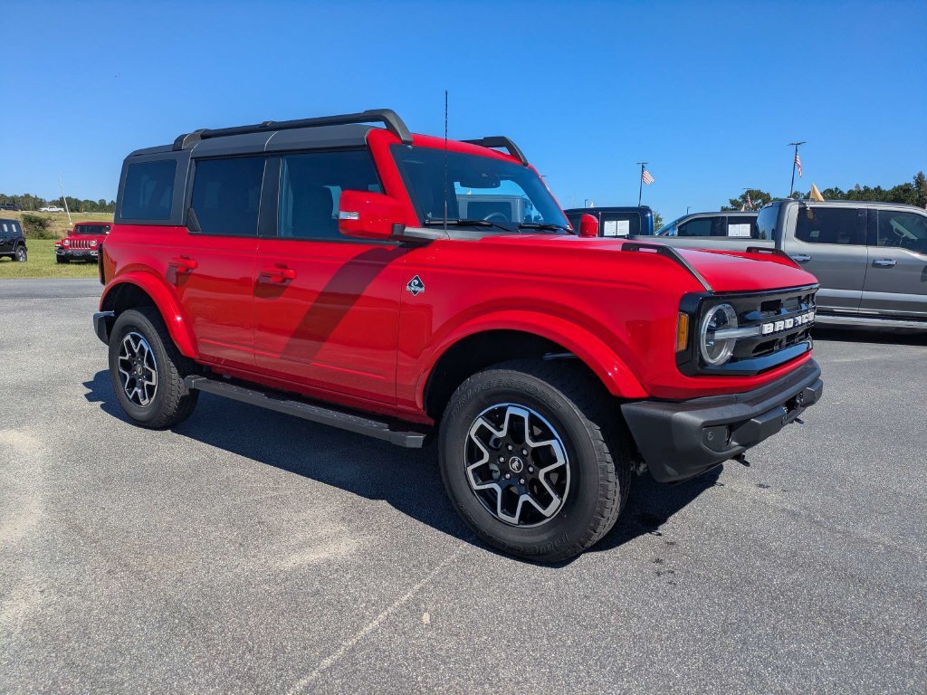 Used 2024 Ford Bronco Outer Banks AWD/4WD image 2