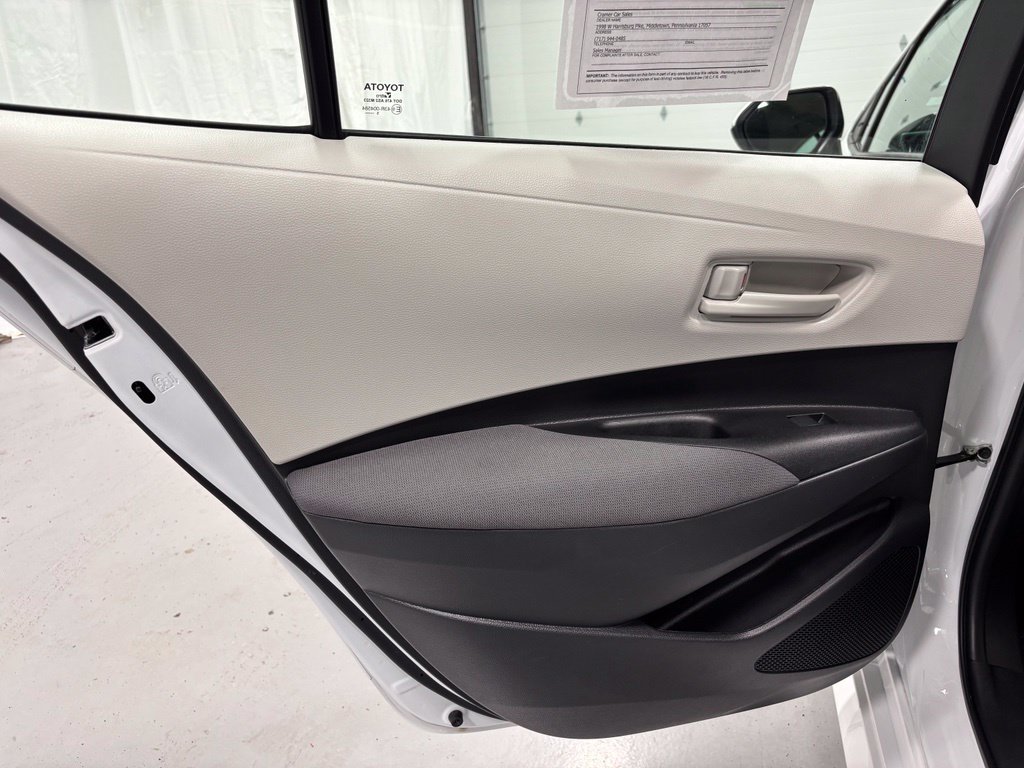Used 2025 Toyota Corolla LE FWD image 41