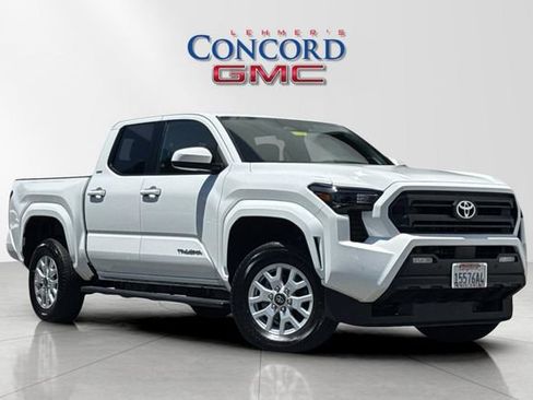 Used 2024 Toyota Tacoma SR5 w/ SR5 Upgrade Package AWD/4WD image 1