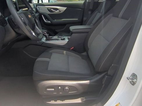 Used 2025 Chevrolet Blazer LT image 19