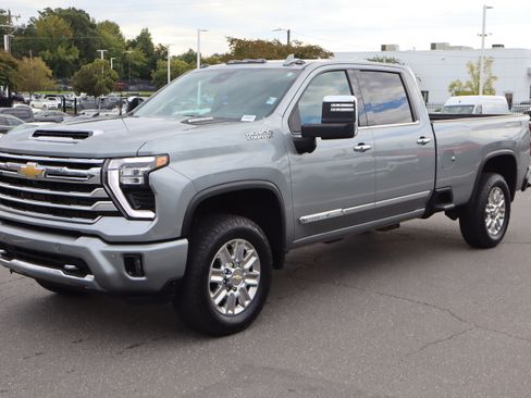 Certified 2025 Chevrolet Silverado 2500 High Country w/ Technology Package image 5