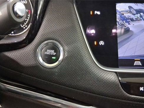 Used 2022 Cadillac XT6 Luxury image 33