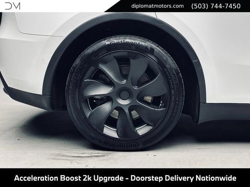 Used 2021 Tesla Model Y Long Range AWD/4WD image 40
