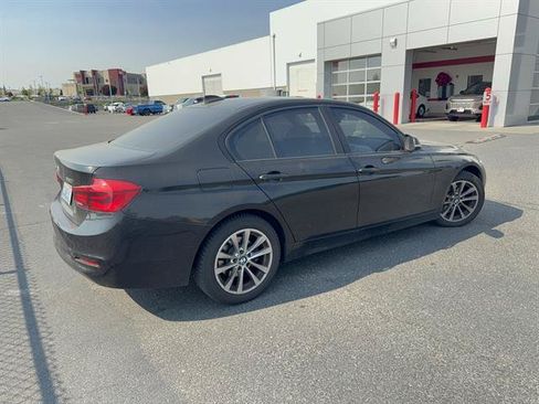 Used 2018 BMW 320i xDrive Sedan AWD/4WD image 31