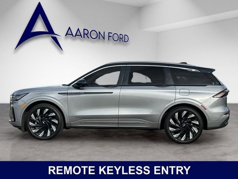 Used 2024 Lincoln Nautilus Black Label w/ Jet Appearance Package (87T) AWD/4WD image 3
