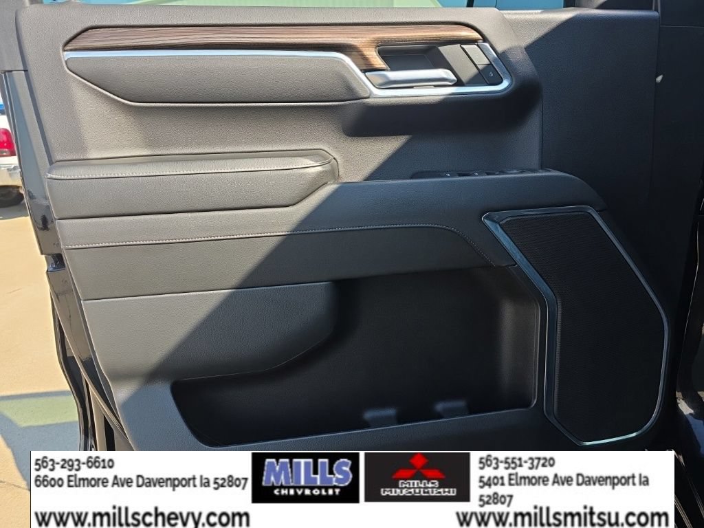 Used 2023 Chevrolet Silverado 1500 RST w/ Redline Edition AWD/4WD image 14