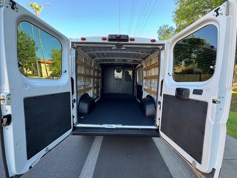 Used 2025 RAM ProMaster 2500 w/ U-Haul Equipment Group FWD image 14
