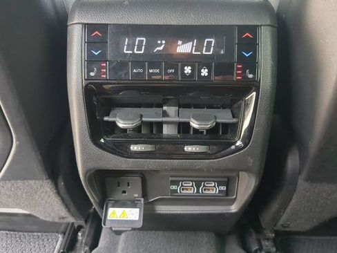 Used 2022 Jeep Grand Cherokee L Summit w/ Advanced Protech Group IV AWD/4WD image 18