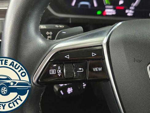 Used 2022 Audi e-tron Premium w/ Convenience Plus Package image 17
