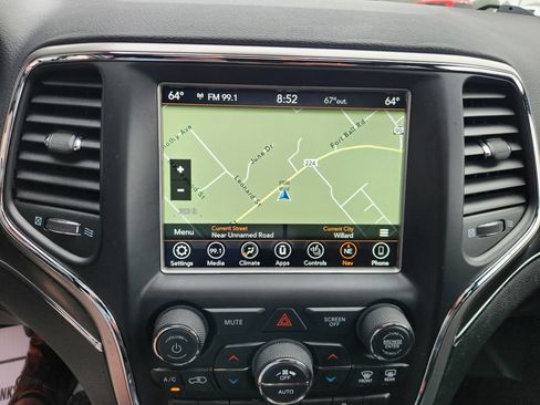 Used 2018 Jeep Grand Cherokee Limited AWD/4WD image 31