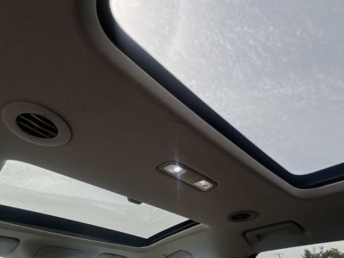 Used 2019 Buick Enclave Essence AWD/4WD image 37