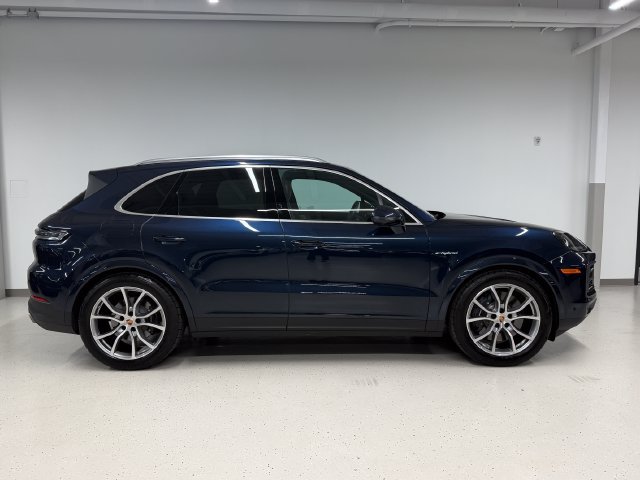 Certified 2026 Porsche Cayenne E-Hybrid AWD/4WD image 10