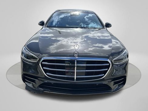 Used 2023 Mercedes-Benz S 500 4MATIC image 2