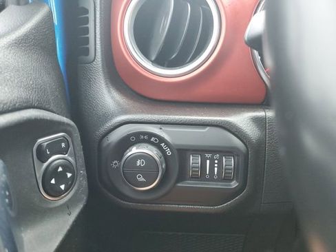 Used 2022 Jeep Gladiator Rubicon AWD/4WD image 19