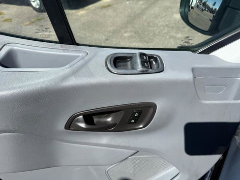 Used 2019 Ford Transit 250 130 Low Roof w/ Exterior Upgrade Package RWD image 12