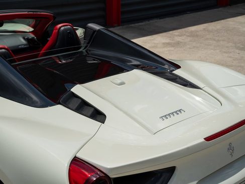 Used 2018 Ferrari 488 Spider RWD image 30