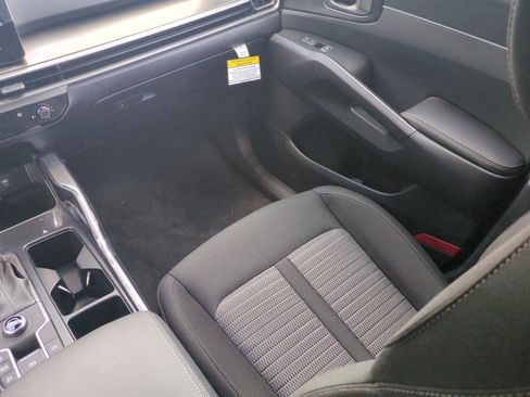 New 2026 Kia Sorento LX FWD image 11