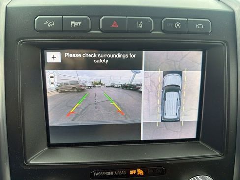 Used 2019 Ford Expedition Platinum image 16