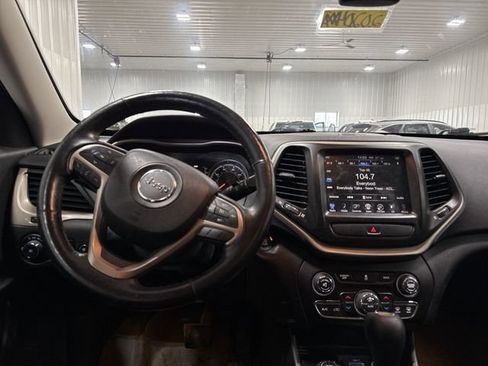 Used 2014 Jeep Cherokee Latitude w/ Comfort/Convenience Group image 5