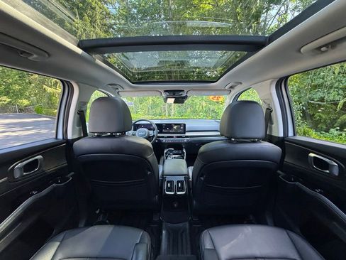 Used 2025 Kia Sorento SX AWD/4WD image 29